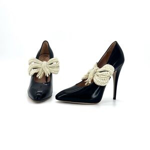 Gucci Elaisa Pearl Removable Bow Pointed Toe High Heel Pumps 38.5